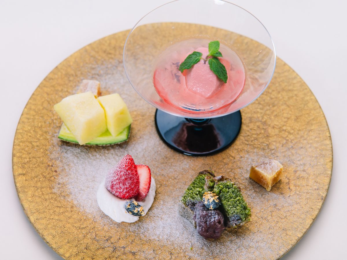 “特製デザート”や“いくらご飯”などを含む当館人気のレディースコース ※画像はイメージ